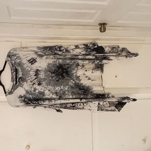 Simple tie dye black and white loose fit short-sleeved tee size 2X